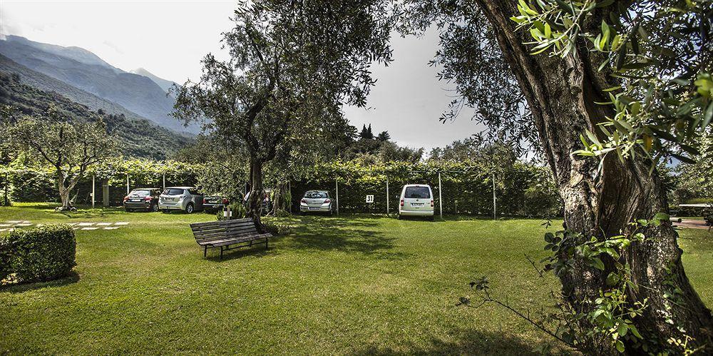 Residence Parco Lago Di Garda Malcesine Luaran gambar