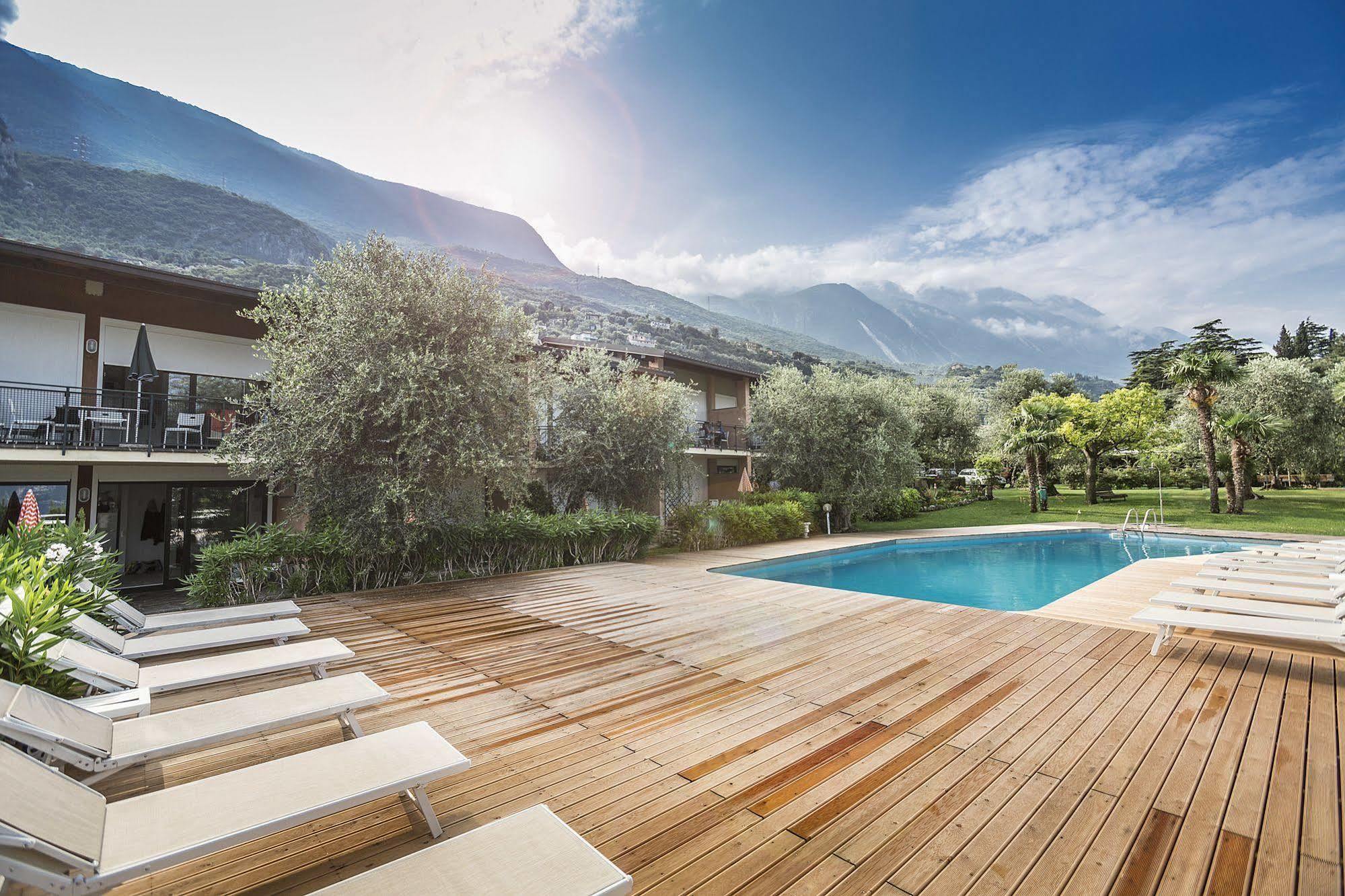 Residence Parco Lago Di Garda Malcesine Luaran gambar