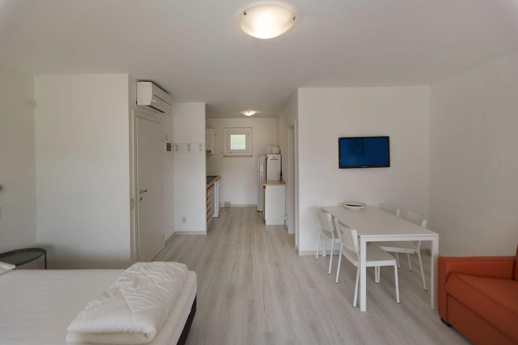 Residence Parco Lago Di Garda Malcesine Luaran gambar